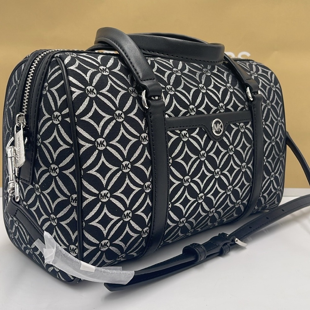 MICHAEL KORS JST TRAVEL MEDIUM DUFFLE SATCHEL SHOULDER CROSSBODY BAG MK BLACK - Picture 2 of 16